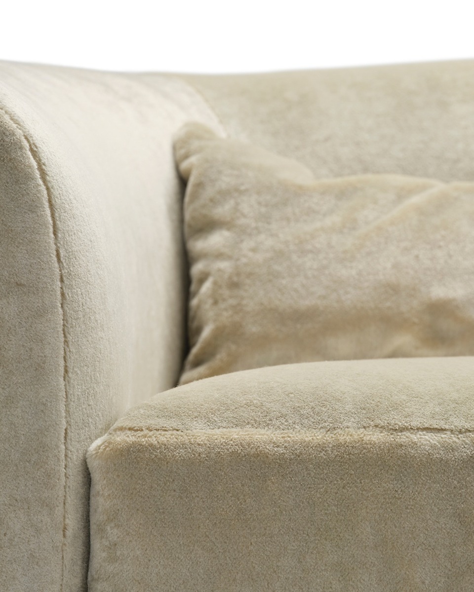 Sophia sofa detail